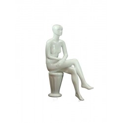MANIQUI MUJER SENTADA CON FACCIÓN BLANCO BRILLO